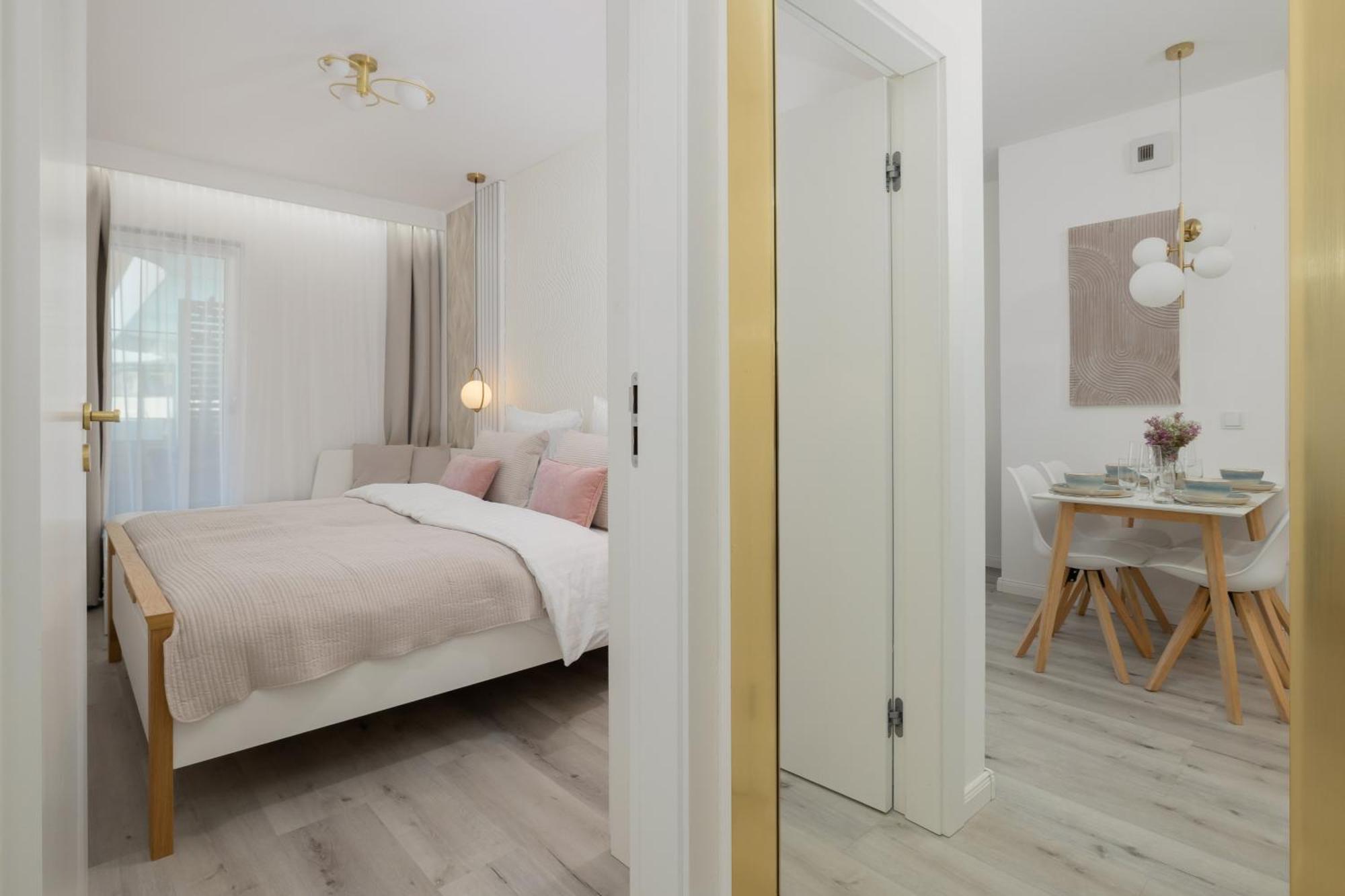 Baltic Waves Resort Apartment A012 Free Parking 米兹多洛杰 外观 照片